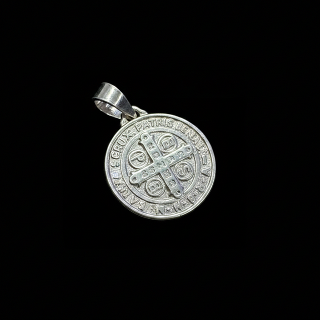 Pingente Medalha São Bento em Prata 925 12 mm  SVAL